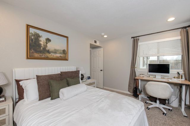 9639 N 10th Street, Fresno, CA 93720