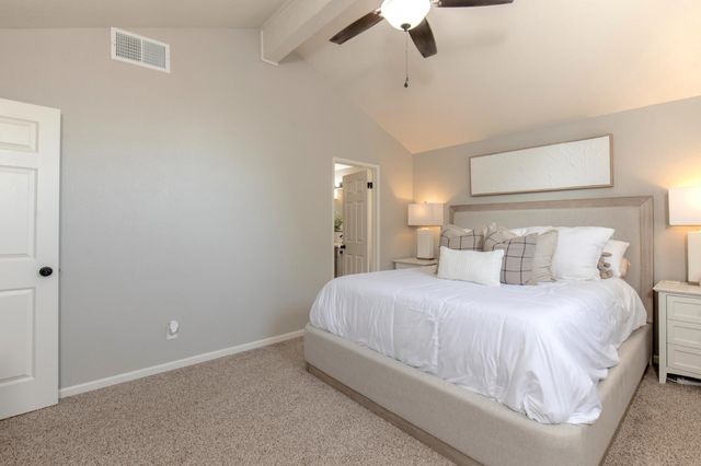 9639 N 10th Street, Fresno, CA 93720