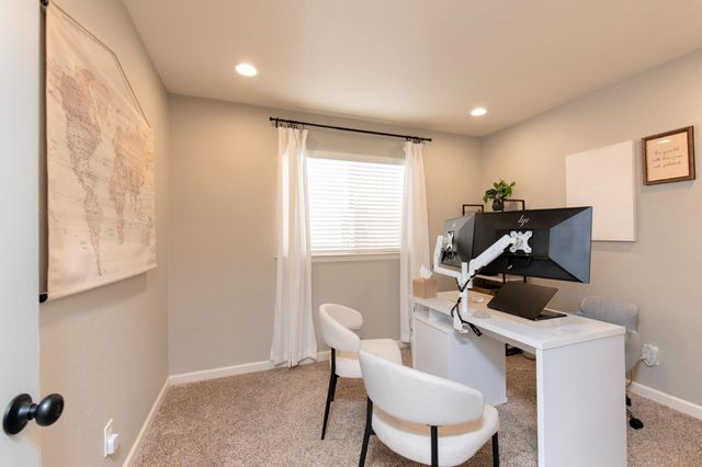 9639 N 10th Street, Fresno, CA 93720