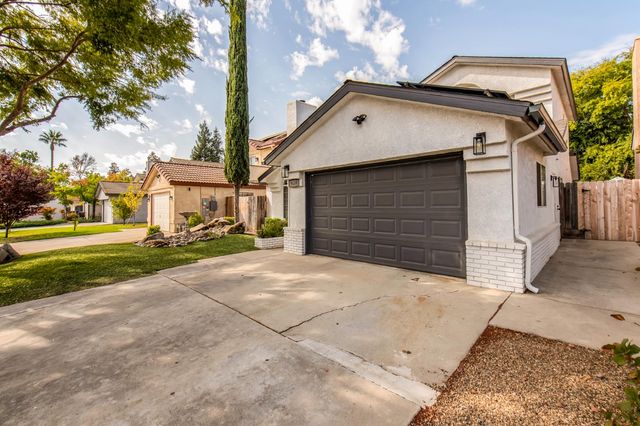 9639 N 10th Street, Fresno, CA 93720