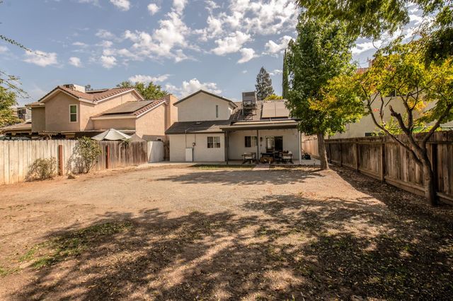 9639 N 10th Street, Fresno, CA 93720