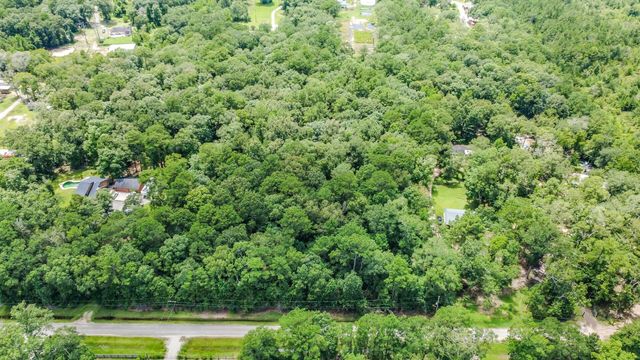 4 County Road 3561, New Caney, TX 77357