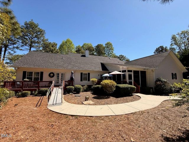 109 Sweetbriar Court, West End, NC 27376