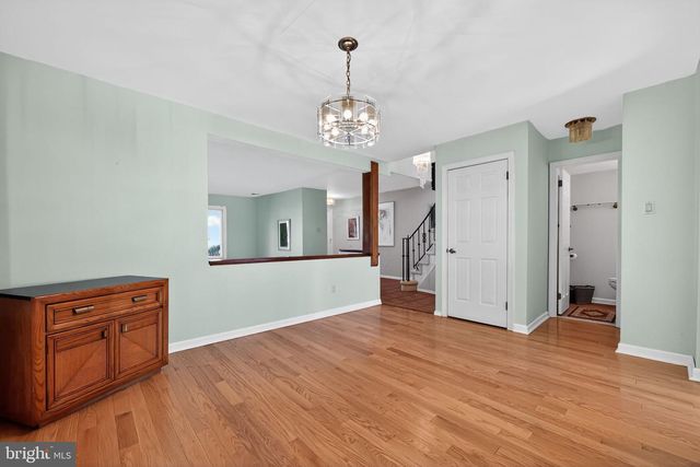 7 GARRISON PL, Newtown, PA 18940