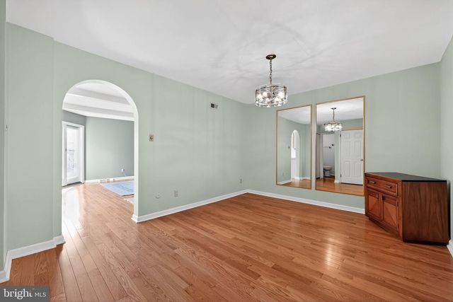 7 GARRISON PL, Newtown, PA 18940