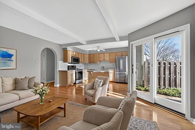 7 GARRISON PL, Newtown, PA 18940