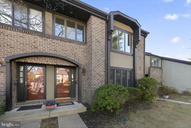 7 GARRISON PL, Newtown, PA 18940