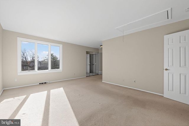 7 GARRISON PL, Newtown, PA 18940