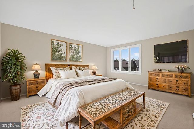 7 GARRISON PL, Newtown, PA 18940