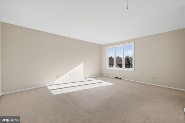 7 GARRISON PL, Newtown, PA 18940