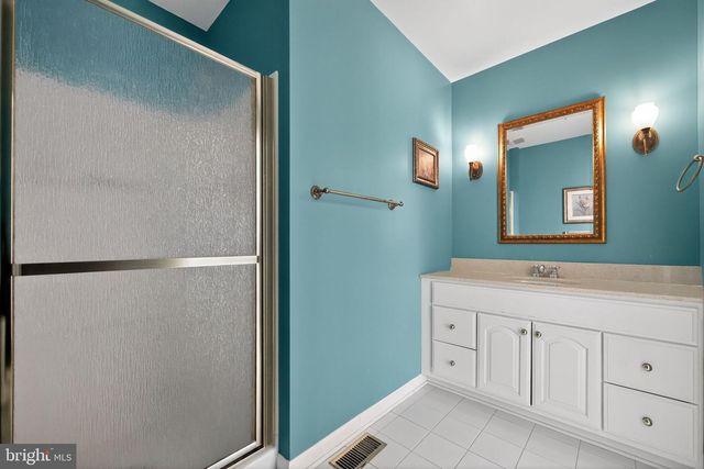 7 GARRISON PL, Newtown, PA 18940