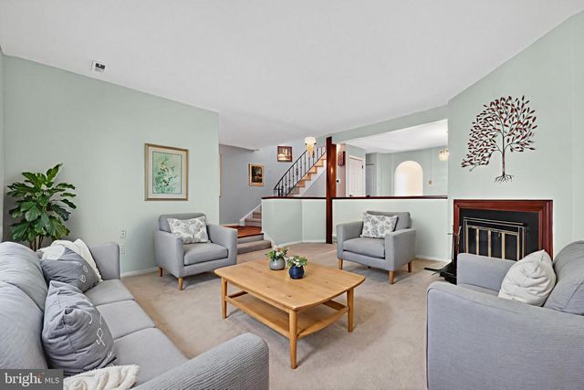 7 GARRISON PL, Newtown, PA 18940