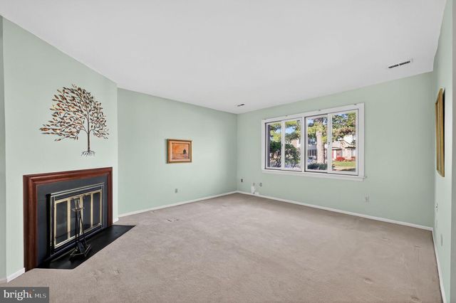 7 GARRISON PL, Newtown, PA 18940