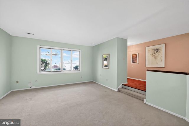 7 GARRISON PL, Newtown, PA 18940