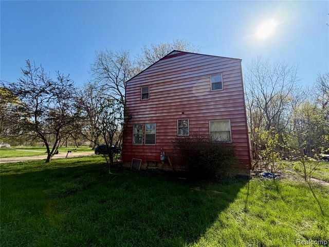 3233 W Home Avenue, Flint, MI 48504