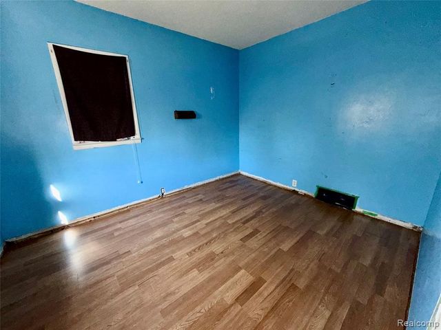 3233 W Home Avenue, Flint, MI 48504