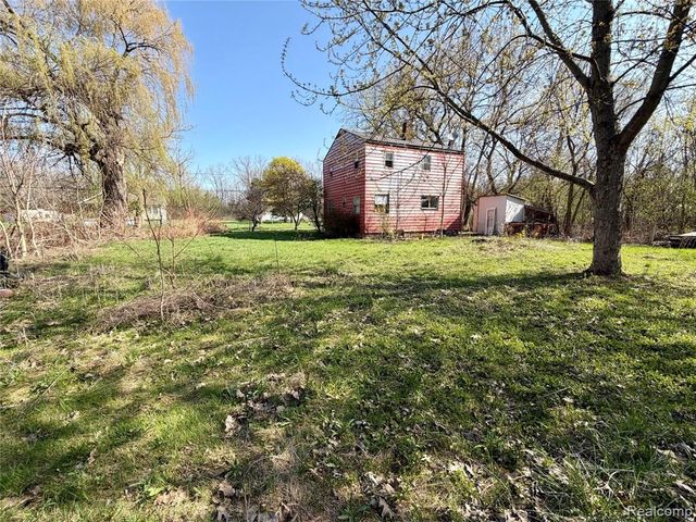 3233 W Home Avenue, Flint, MI 48504