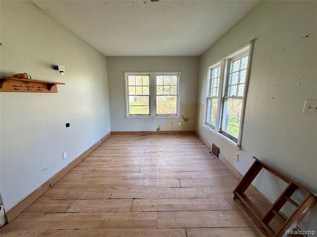 3233 W Home Avenue, Flint, MI 48504