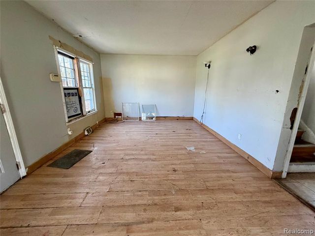 3233 W Home Avenue, Flint, MI 48504