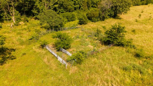 804 Banks Road, Hardy, AR 72542