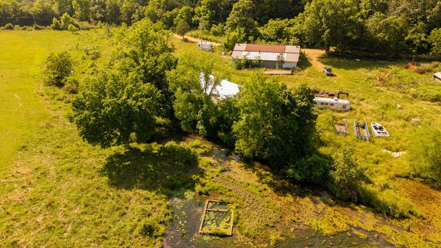 804 Banks Road, Hardy, AR 72542