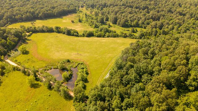 804 Banks Road, Hardy, AR 72542