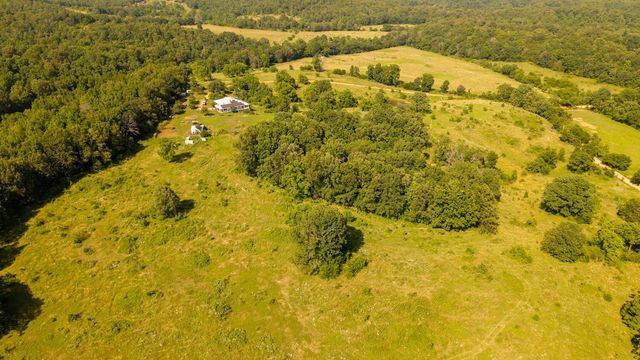 804 Banks Road, Hardy, AR 72542