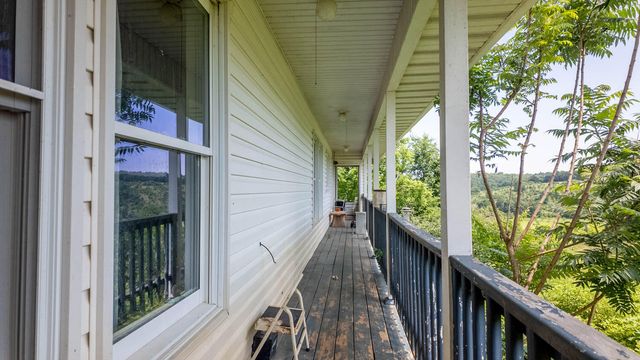 804 Banks Road, Hardy, AR 72542