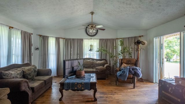 804 Banks Road, Hardy, AR 72542