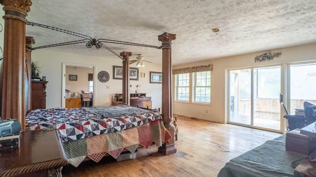 804 Banks Road, Hardy, AR 72542