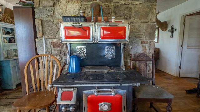 804 Banks Road, Hardy, AR 72542