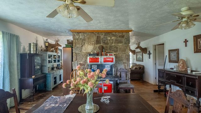 804 Banks Road, Hardy, AR 72542