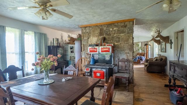 804 Banks Road, Hardy, AR 72542