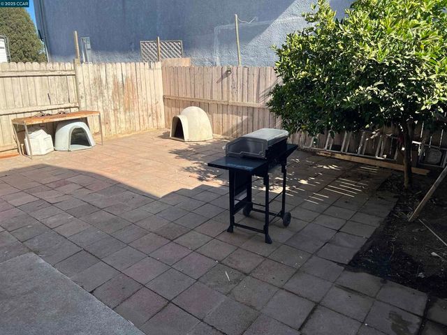 101 Sanford Ave, Richmond, CA 94801