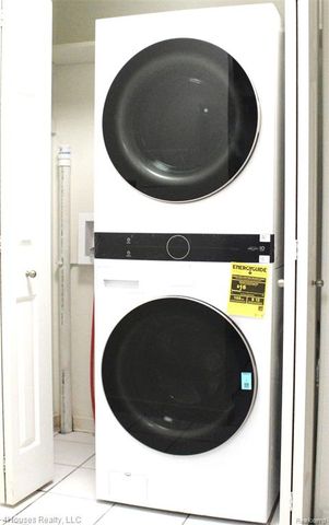 737 E Fox Hills Drive 180, Bloomfield Hills, MI 48304