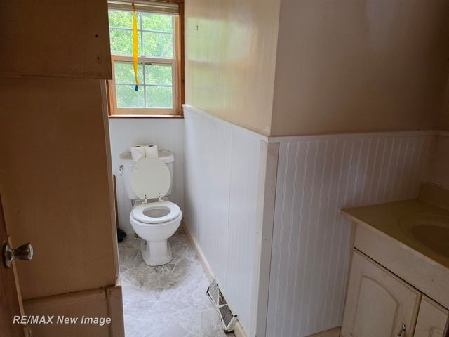 2502 S 24th Street, Saginaw, MI 48601