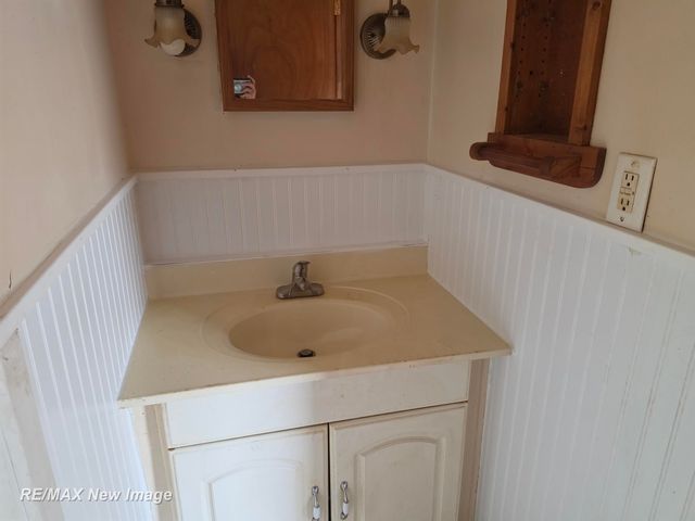 2502 S 24th Street, Saginaw, MI 48601