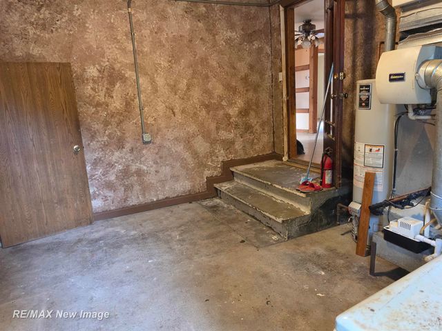 2502 S 24th Street, Saginaw, MI 48601
