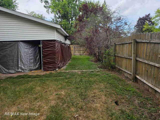2502 S 24th Street, Saginaw, MI 48601