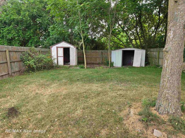 2502 S 24th Street, Saginaw, MI 48601