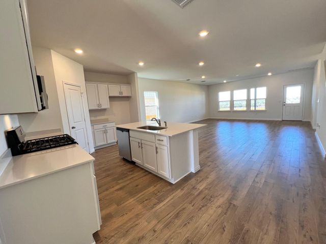 1929 Lazy Acres ST, Leander, TX 78641