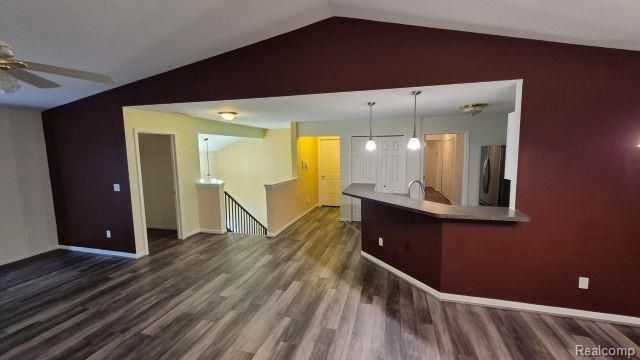 5203 Chesapeake Circle, Walled Lake, MI 48390