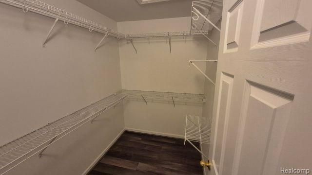 5203 Chesapeake Circle, Walled Lake, MI 48390