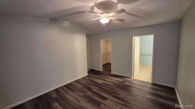 5203 Chesapeake Circle, Walled Lake, MI 48390