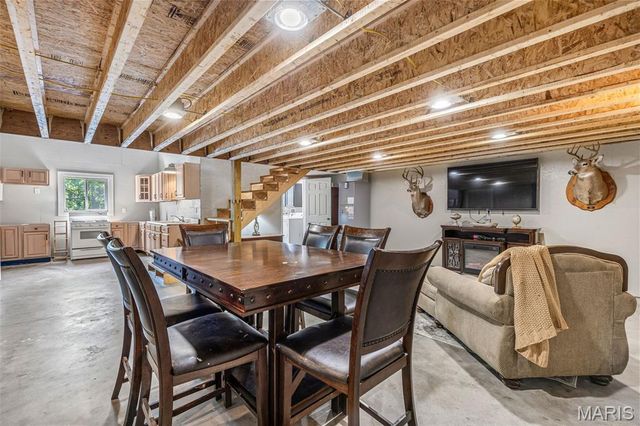 11117 Delbridge Road, Potosi, MO 63664