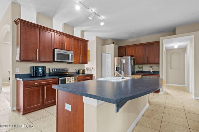 3342 VANCOUVER Avenue, Deltona, FL 32738