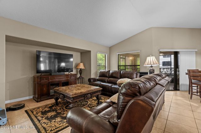 3342 VANCOUVER Avenue, Deltona, FL 32738