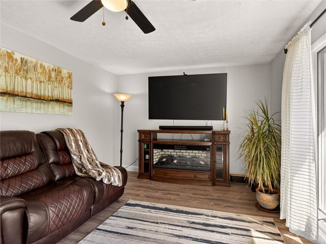 14 Blue Avocado Ln Lane, Henrietta, NY 14623