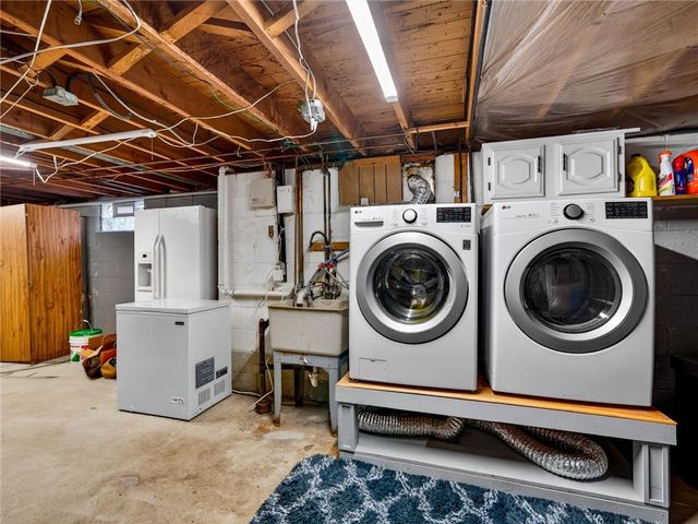 14 Blue Avocado Ln Lane, Henrietta, NY 14623