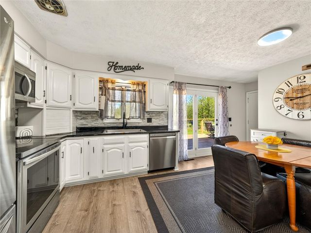 14 Blue Avocado Ln Lane, Henrietta, NY 14623